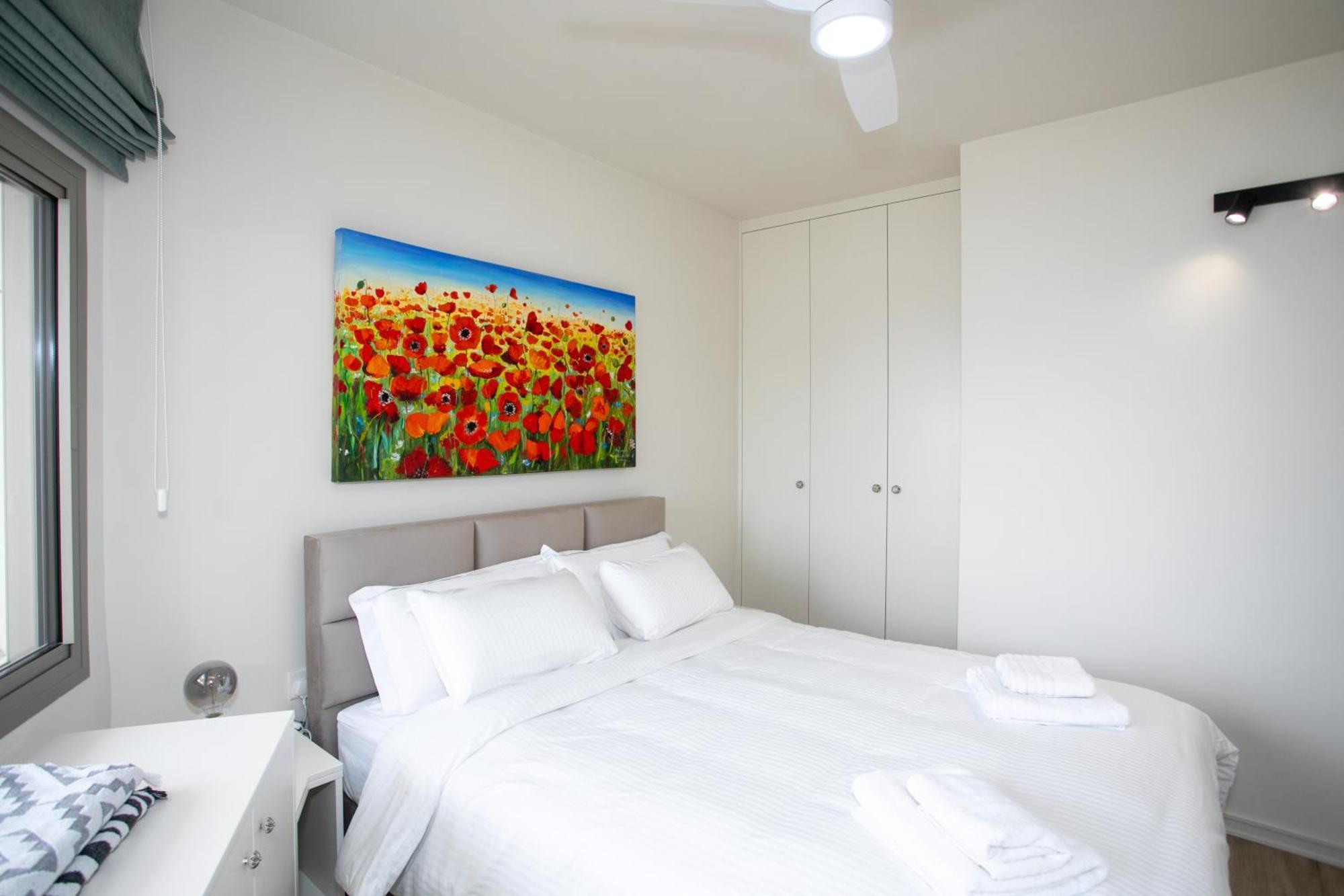 Palmove Luxurious Beachfront Apt Larnaca Eksteriør billede