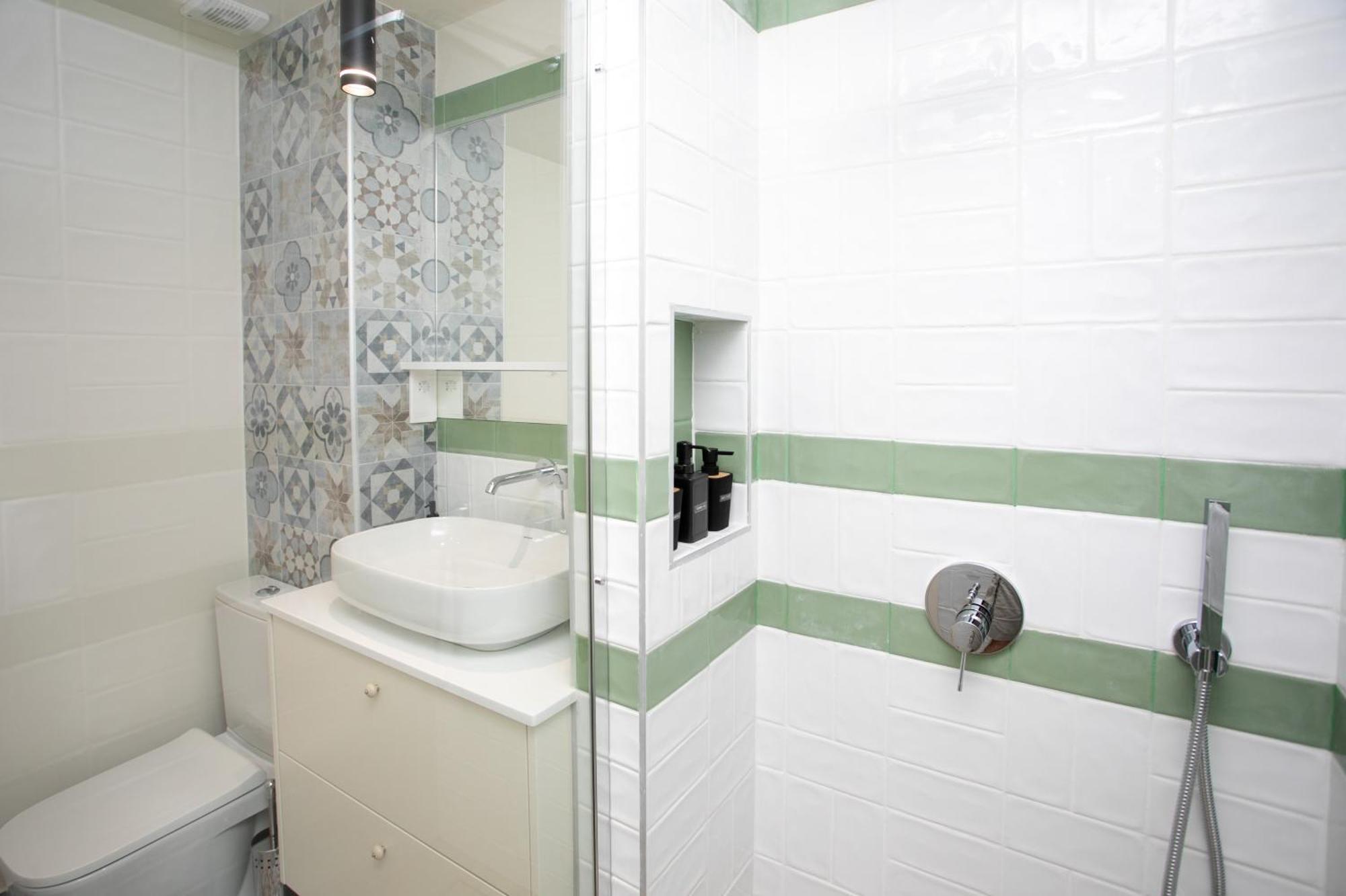 Palmove Luxurious Beachfront Apt Larnaca Eksteriør billede
