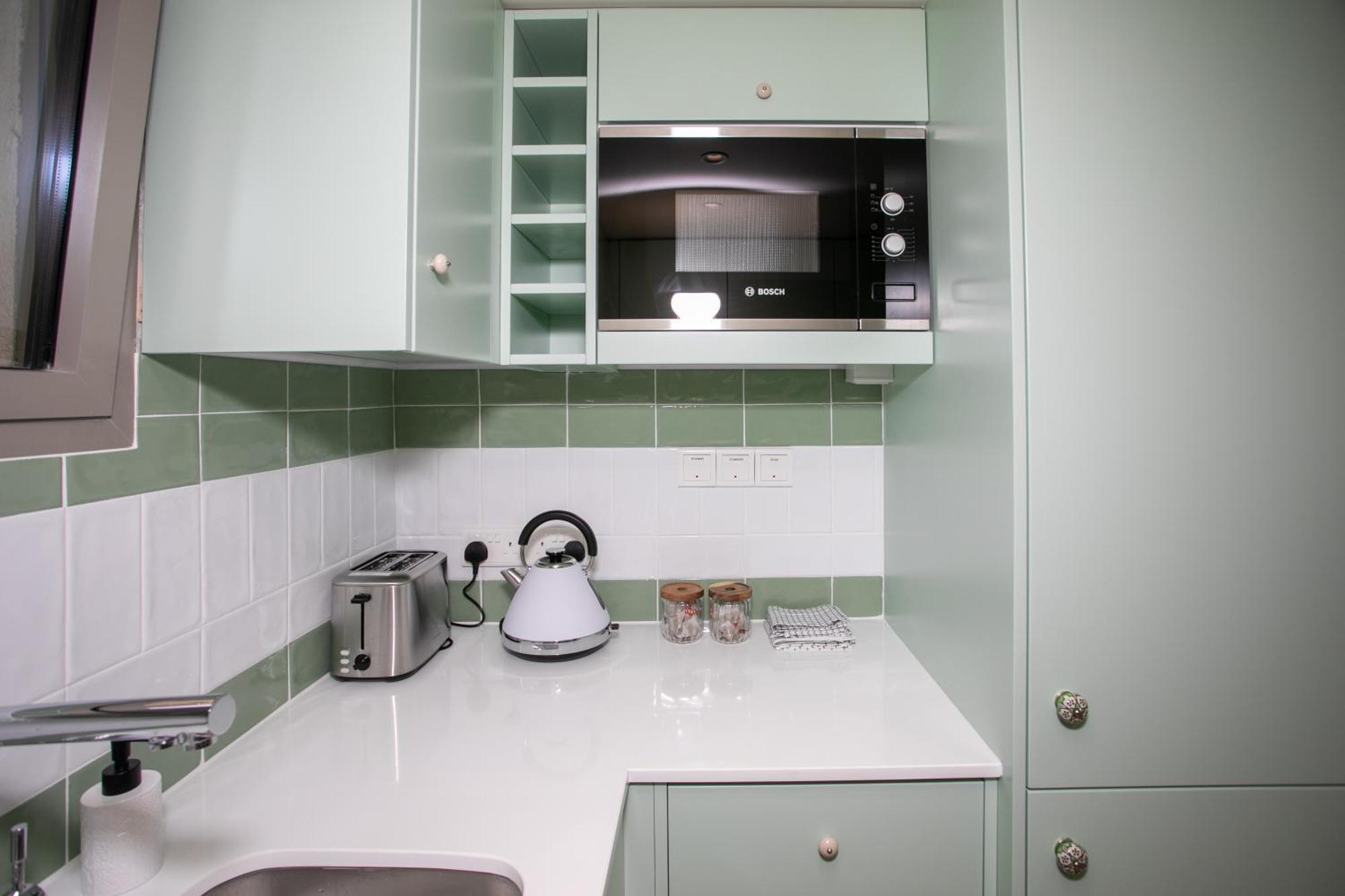 Palmove Luxurious Beachfront Apt Larnaca Eksteriør billede